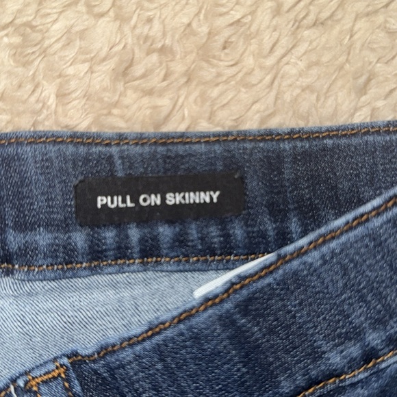 Judy Blue Jeans - Picture 4 of 5